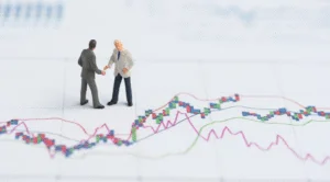 Bitcoin, XRP, ETH Steady as BTC ETFs Attract $590M Inflows